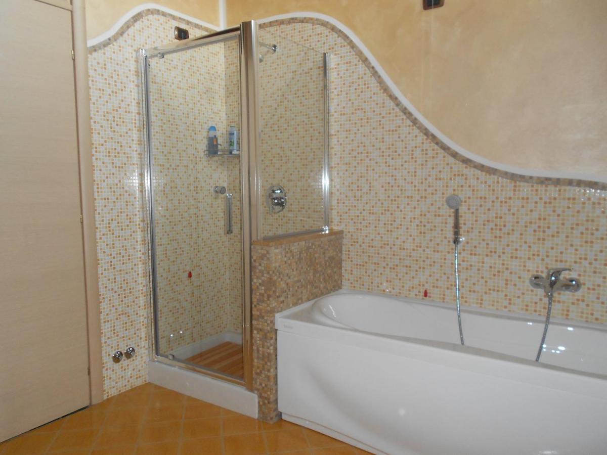 B&B Stella Del Borgo Castiglione Olona ภายนอก รูปภาพ